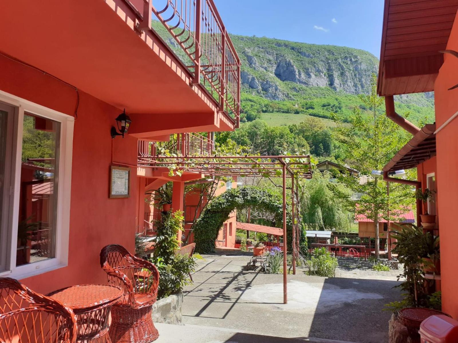 Pensiunea Belladonna Băile Herculane Exterior foto